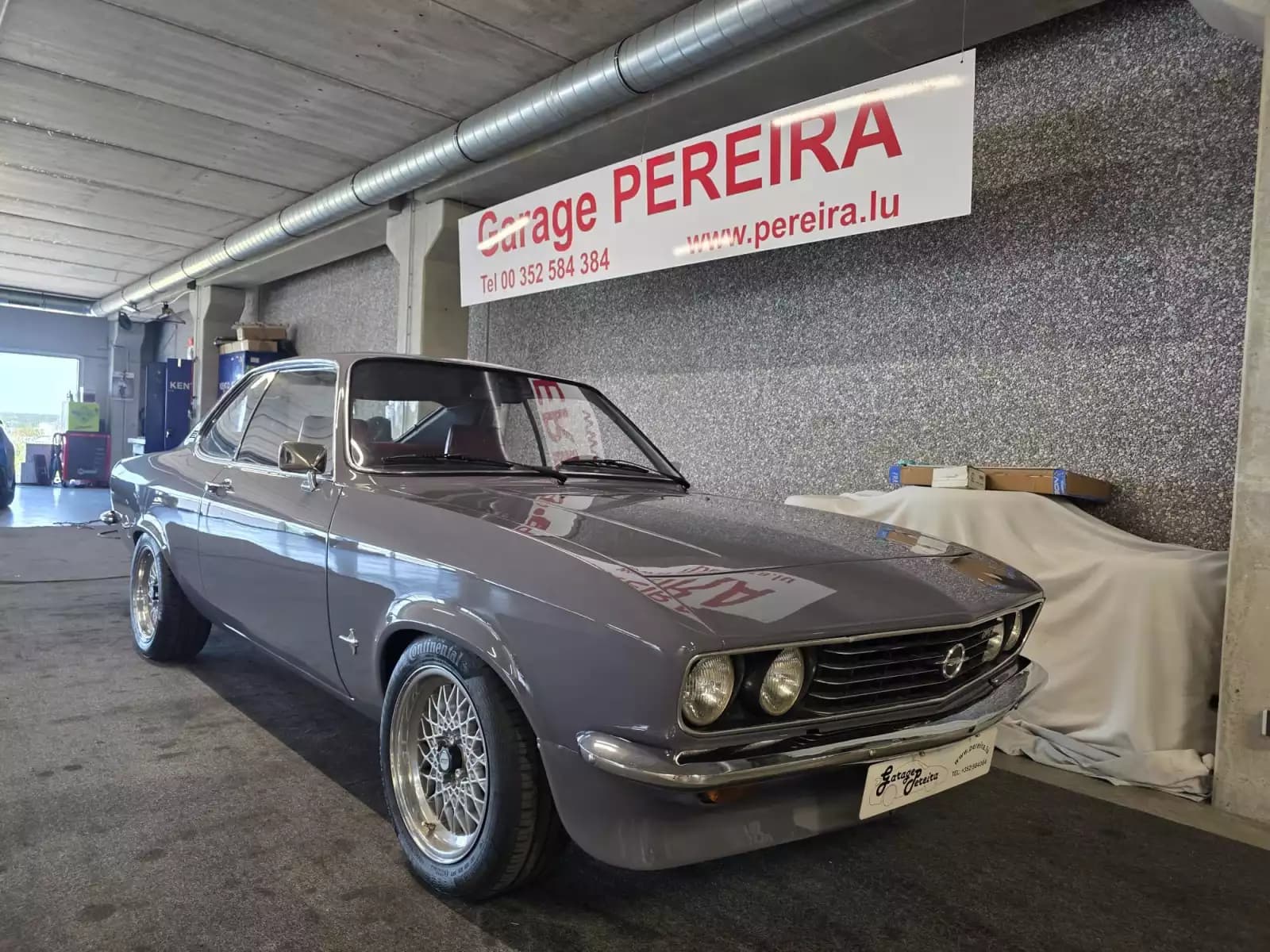 Opel Manta 1.9 - Photo 1