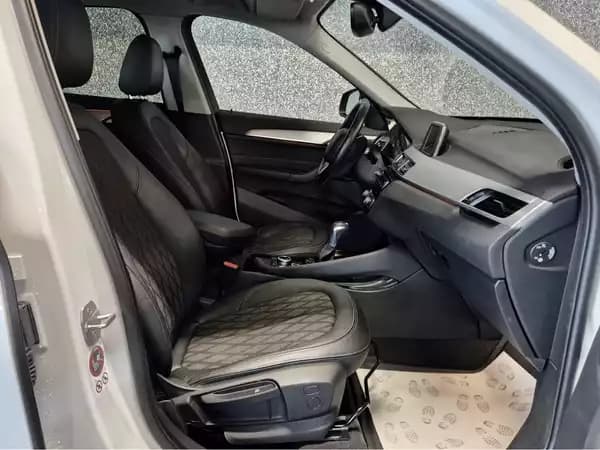 BMW X1 20D XDRIVE AUTO LED CUIR NAVI - Photo 3