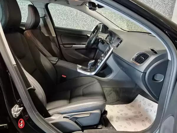 Volvo V60 Cross Country D3 GEARTRONIC CUIR NAVI - Photo 3