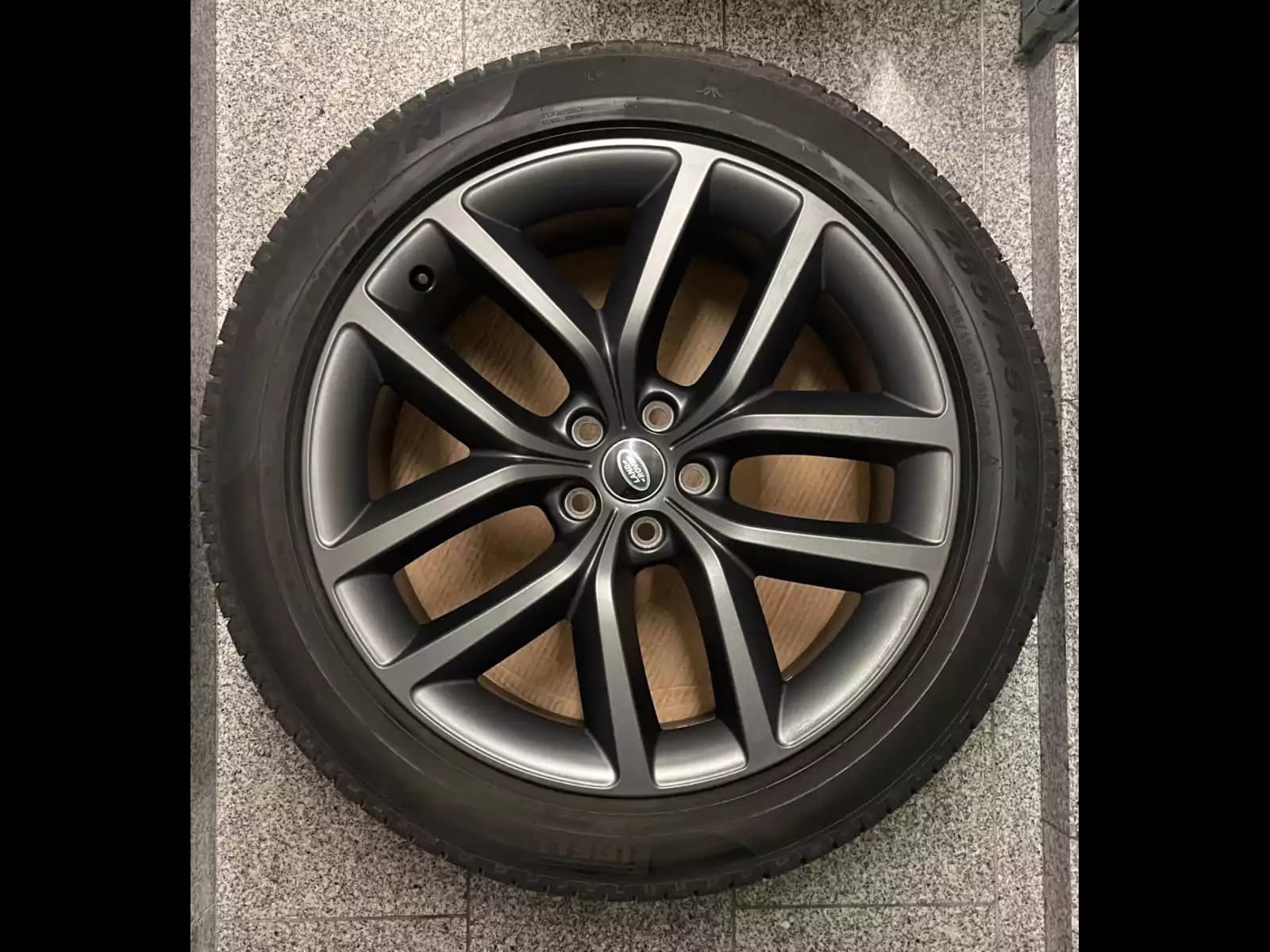 Jantes alu + Pneus hiver 22 285/45 R22 114V - Photo 1