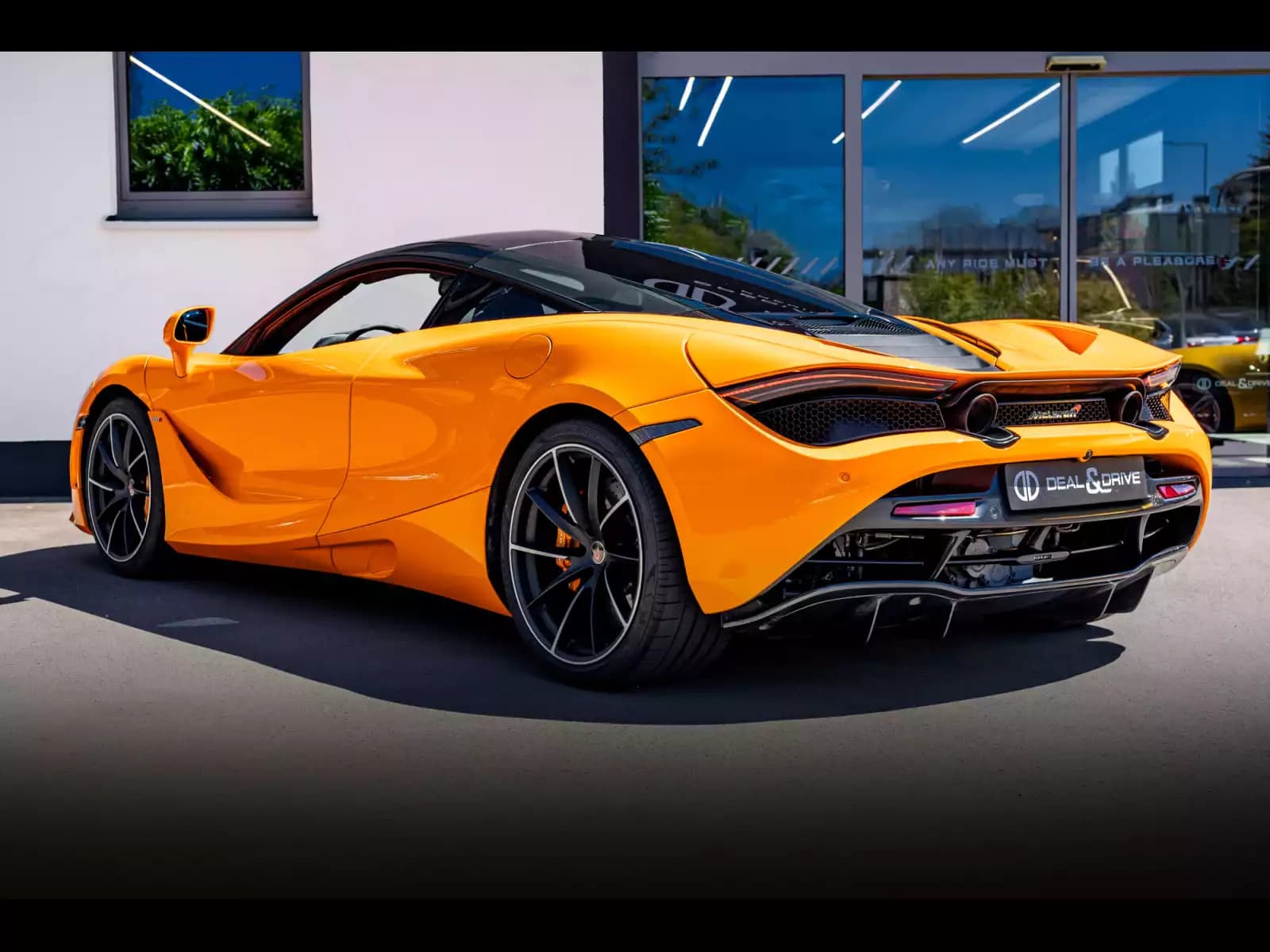 McLaren 720S COUPE - Photo 1