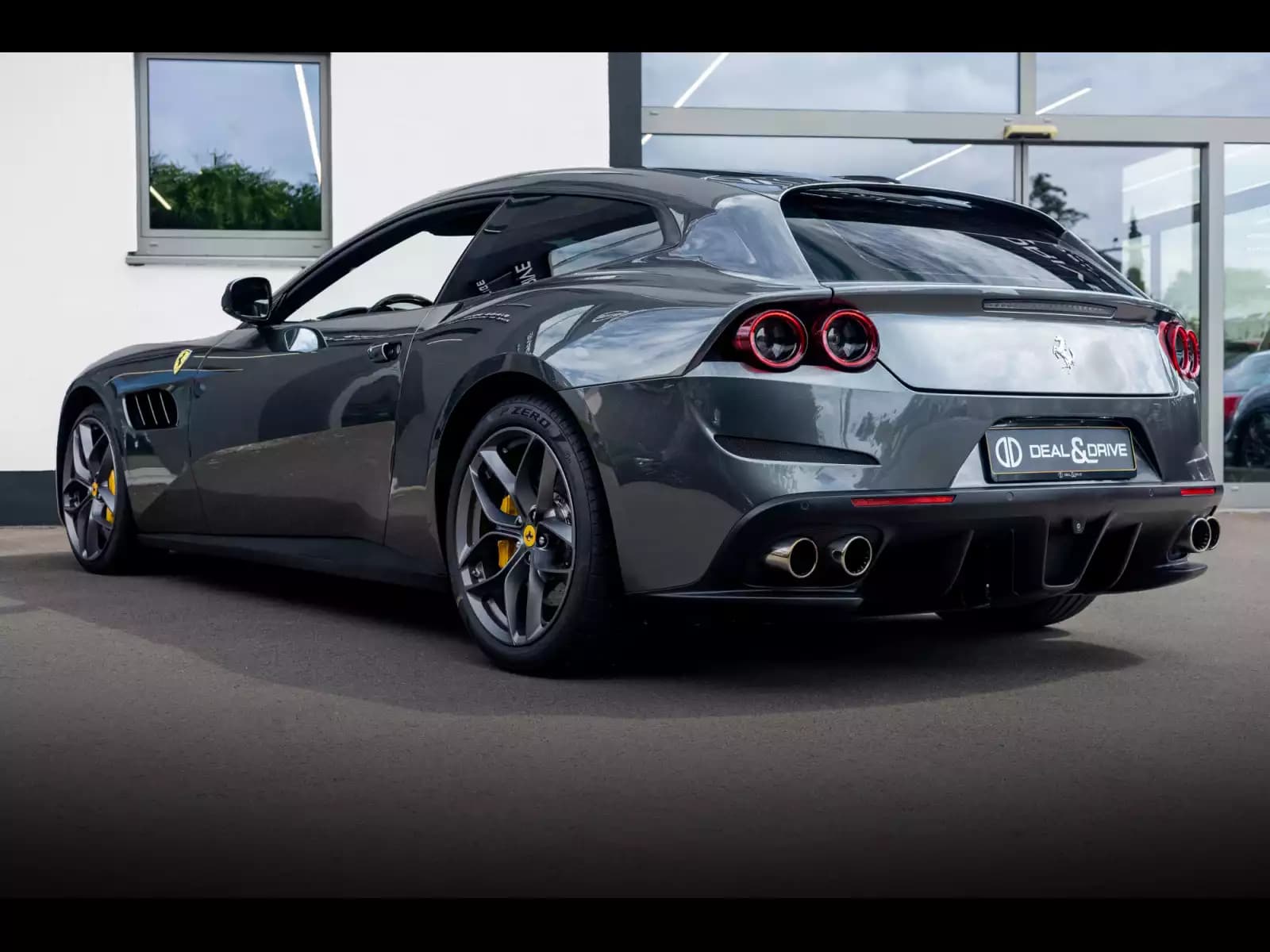 Ferrari GTC4Lusso V8 T 3.9 (611 CH) - Photo 1
