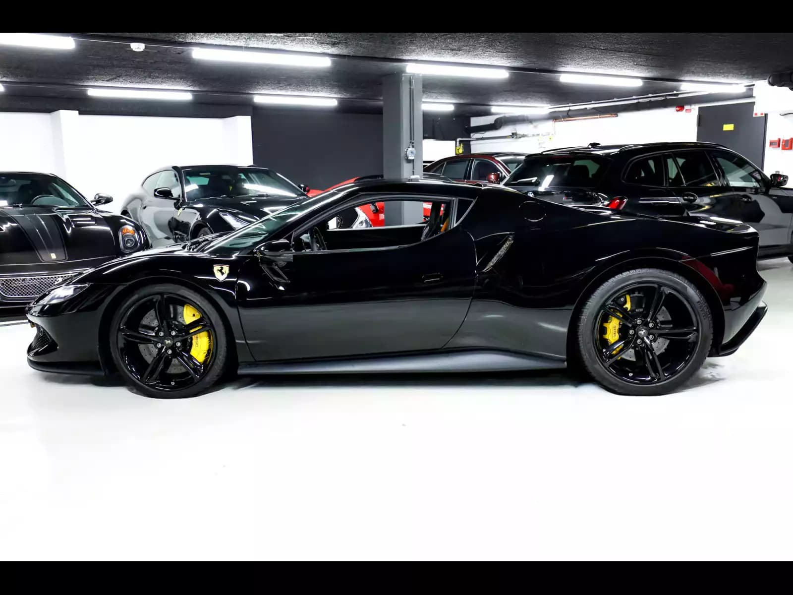 Ferrari 296 GTB (830 CH) - Photo 1