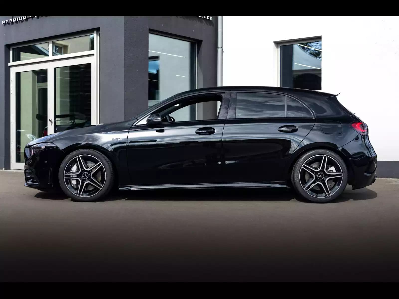 Mercedes-Benz A 35 AMG 4M+°KOSMOS BLACK - Photo 1