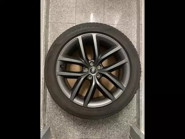 Jantes alu + Pneus hiver 22 285/45 R22 114V - Photo 2