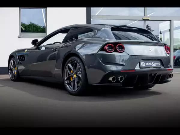 Ferrari GTC4Lusso V8 T 3.9 (611 CH) - Photo 2