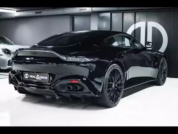 Aston Martin V8 Vantage COUPE - Photo 2
