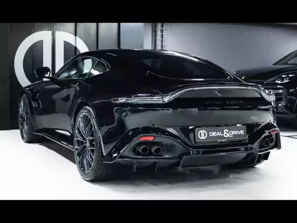 Aston Martin V8 Vantage COUPE - Photo 3