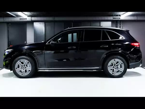 Mercedes-Benz GLC 300 DE AMG LINE 4MATIC - Photo 2
