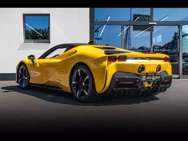 Ferrari SF90 Stradale STRADALE GIALLO 3 STRATO CARBONE BLEU - Photo 2
