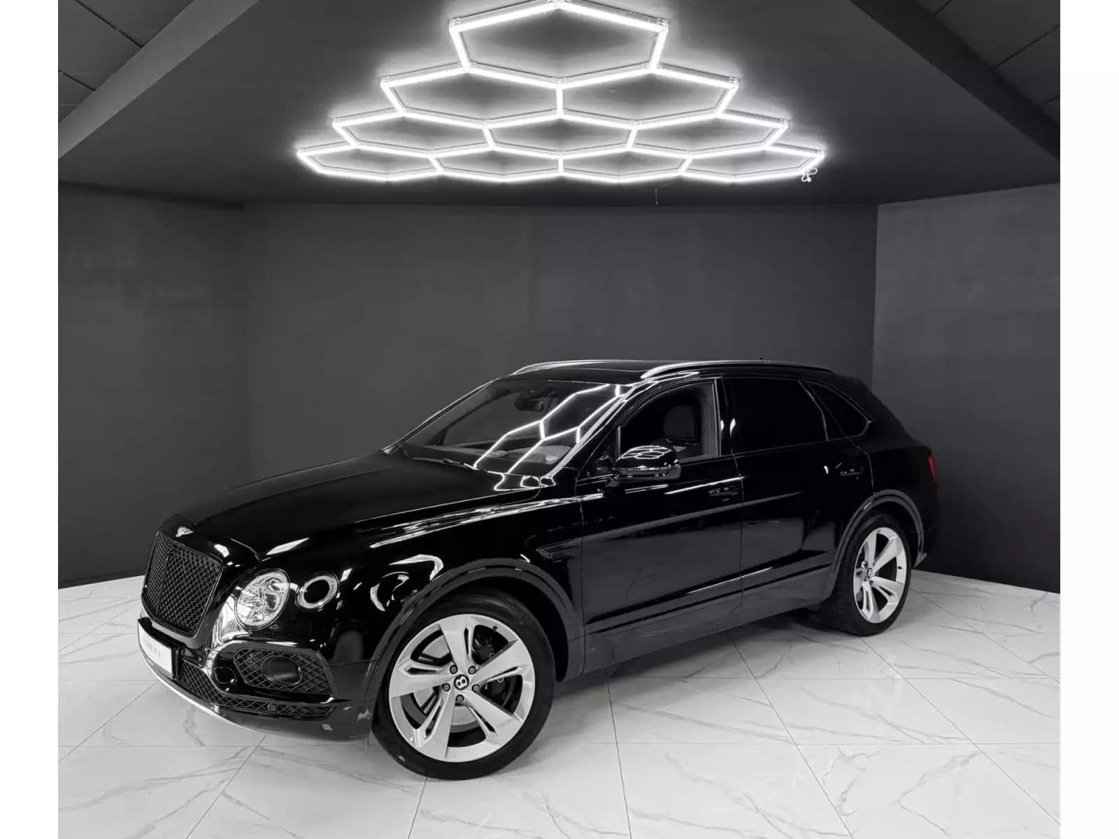 Bentley Bentayga 4.0 V8 / 1ST HAND / FULL SERVICE - Photo 1