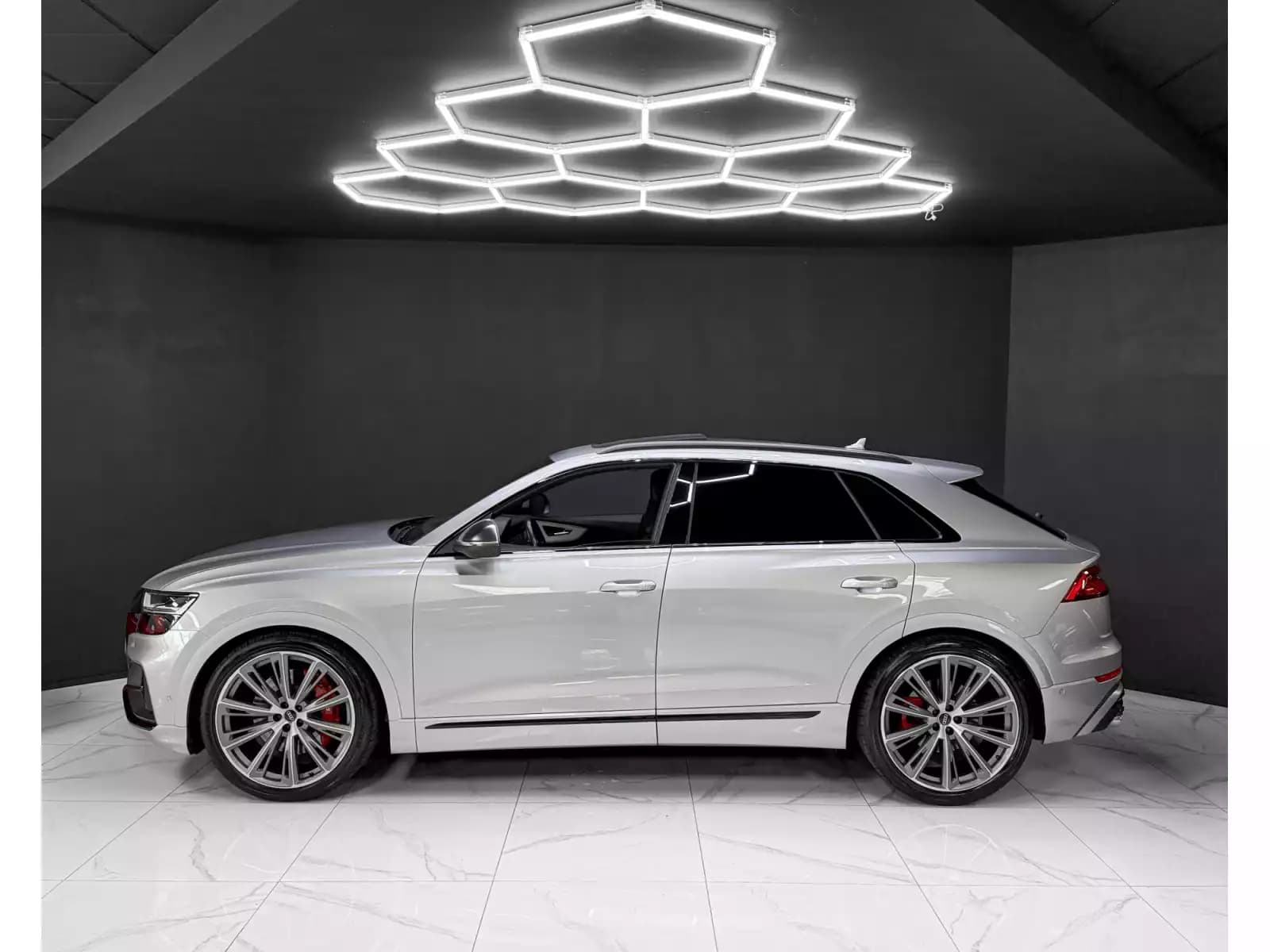 Audi SQ8 4.0 TFSI / REAR-AXLE / B&O / PANO / HEAD-UP / - Photo 1