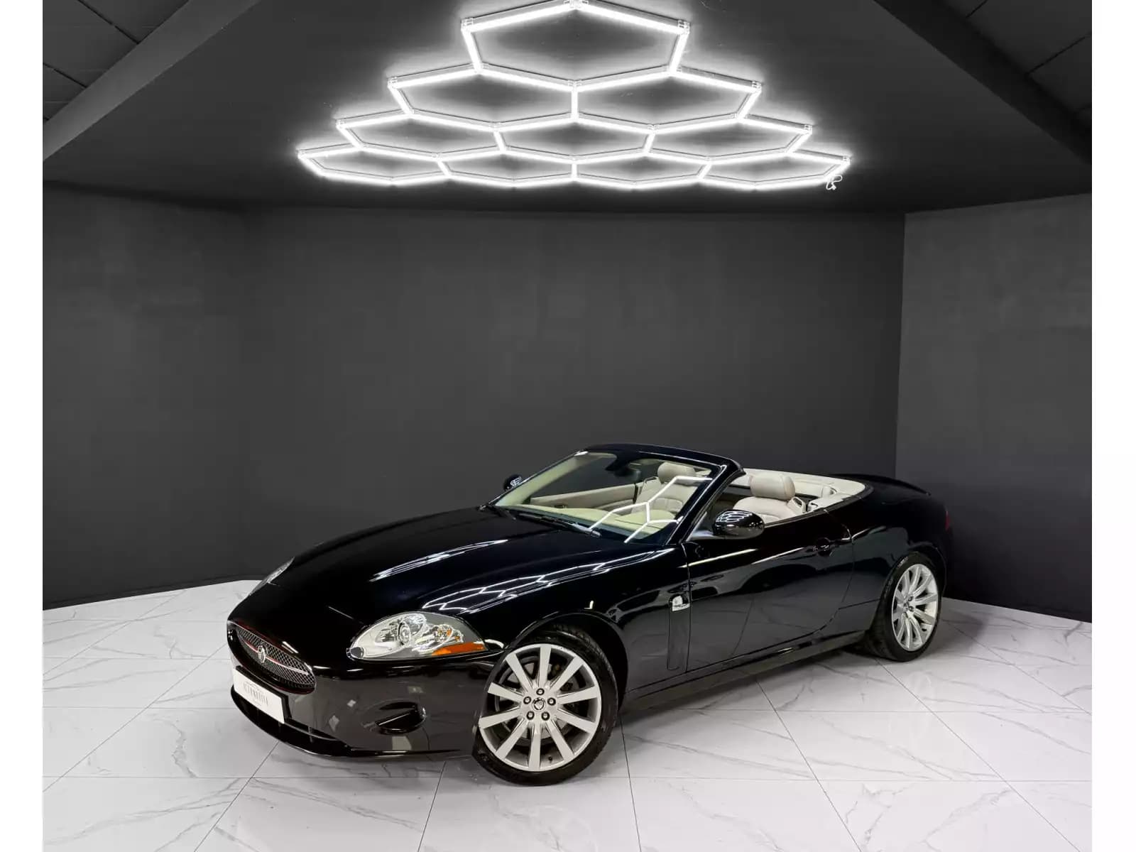 Jaguar XK 3.5 V8 Convertible - Photo 1