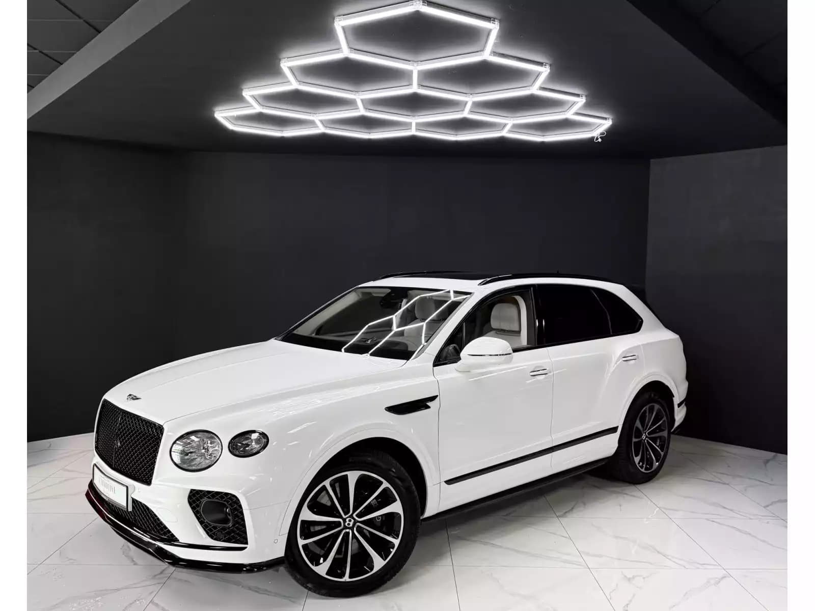 Bentley Bentayga 4.0 V8 S CARBON - Photo 1
