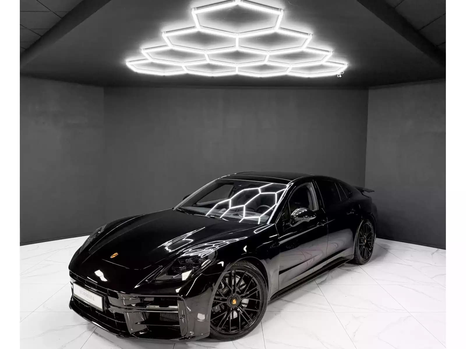 Porsche Panamera 4.0 V8 GTS / 5 SEATS / FULL - Photo 1
