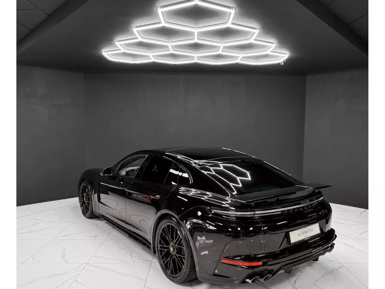 Porsche Panamera 4.0 V8 GTS / 5 SEATS / FULL - Photo 1