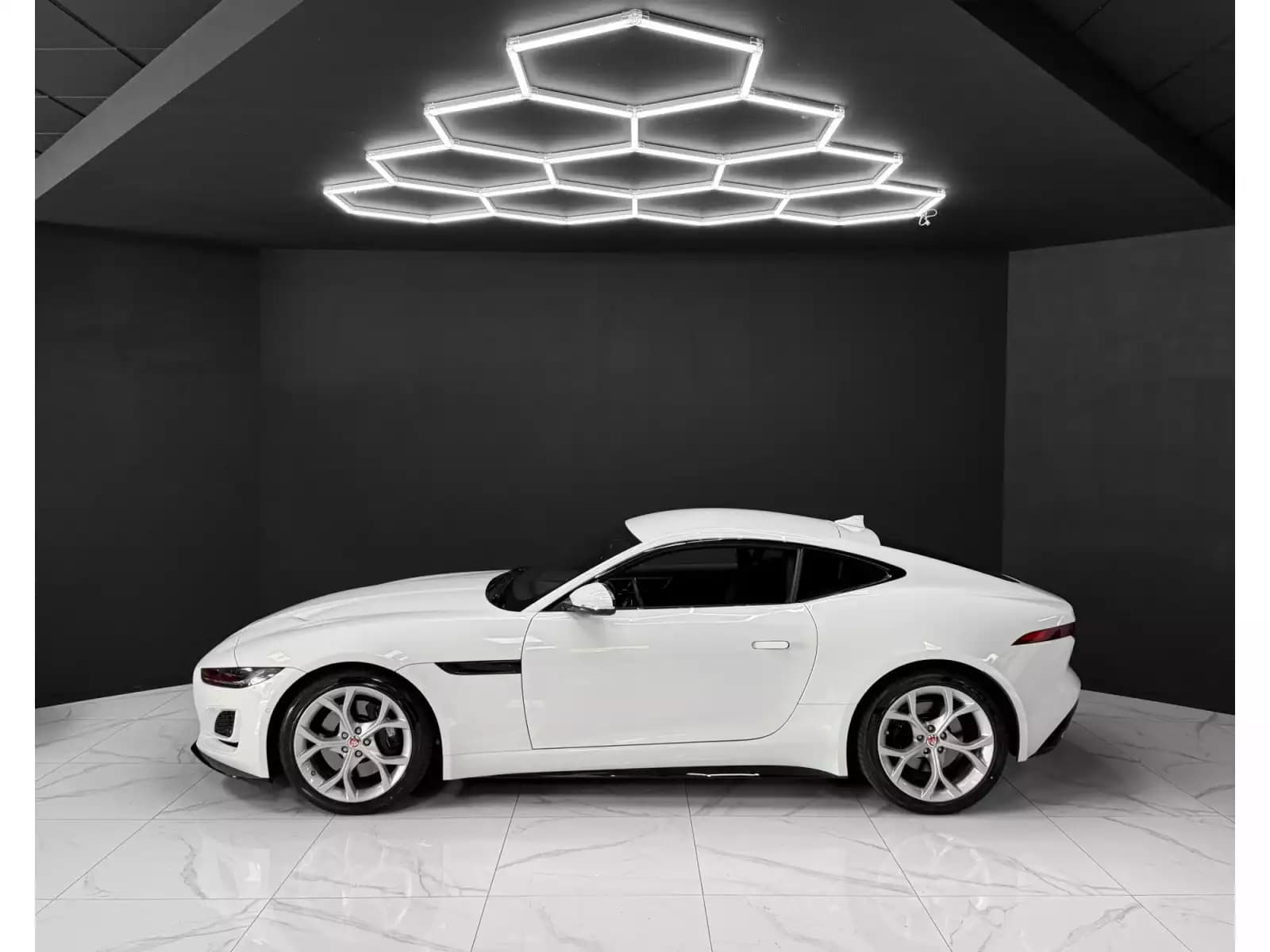 Jaguar F-Type P300 Coupe R-Dynamic / Meridian / LED / 1.Hand - Photo 1