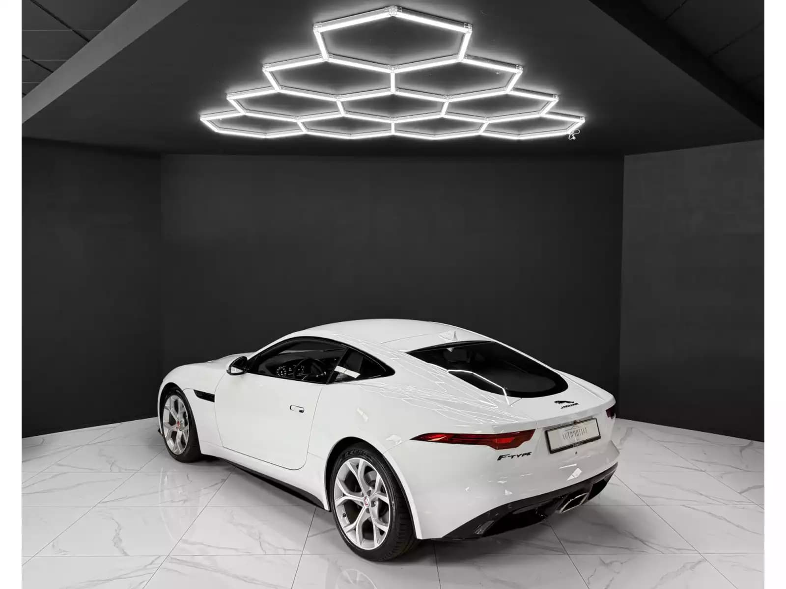 Jaguar F-Type P300 Coupe R-Dynamic / Meridian / LED / 1.Hand - Photo 1
