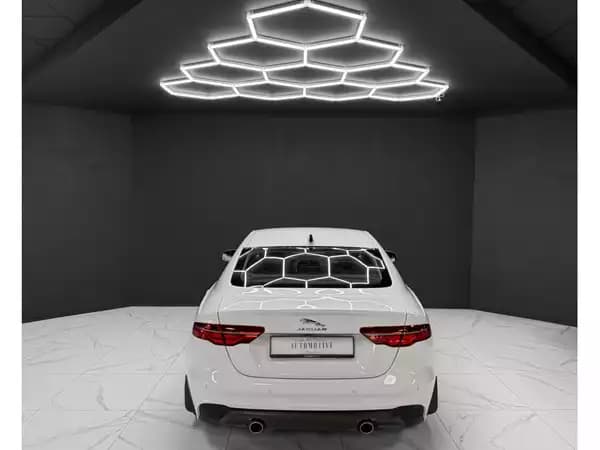 Jaguar XE P300 AWD HSE - Photo 3