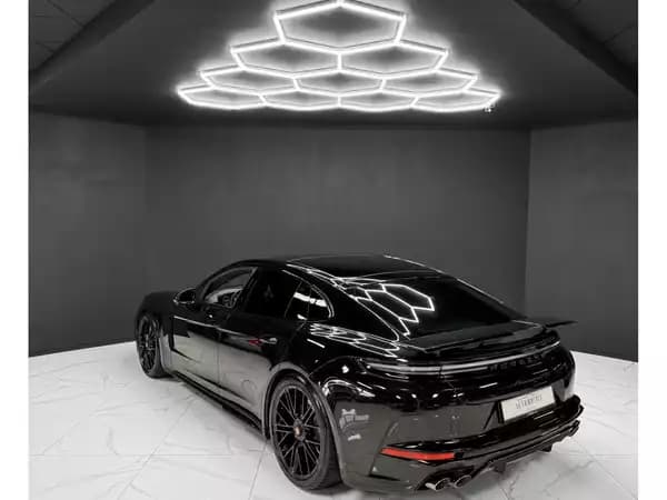 Porsche Panamera 4.0 V8 GTS / 5 SEATS / FULL - Photo 2