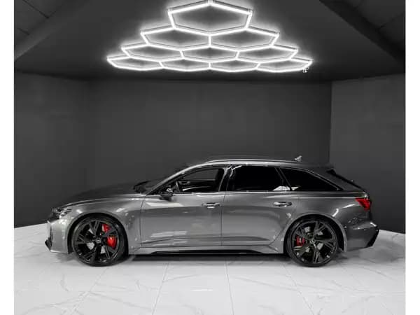 Audi RS6 Avant 4.0 V8 TFSI - Photo 2
