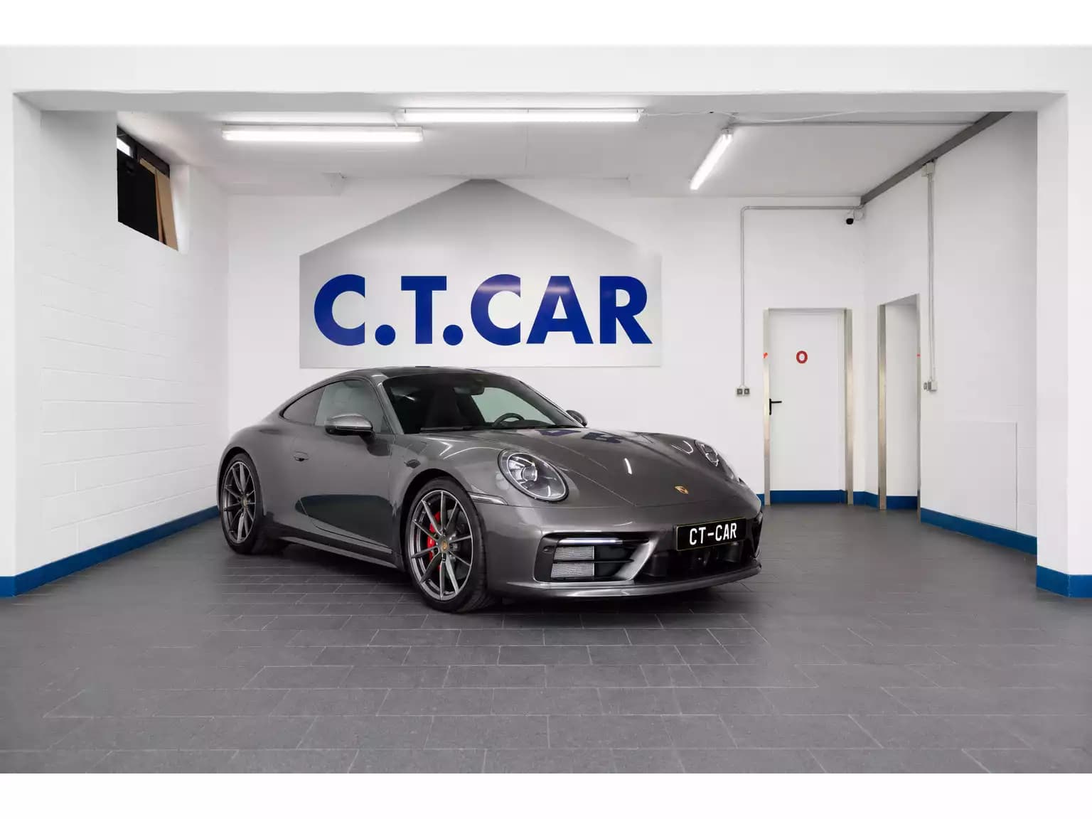Porsche 992 911 Carrera 4S - Photo 1