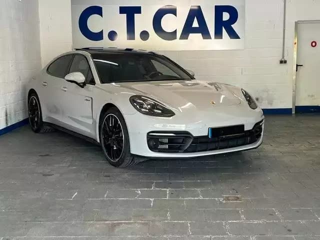 Porsche Panamera 4 E-Hybrid Platinum Edition - Photo 1