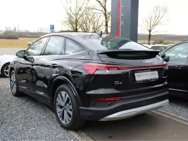 Audi Q4 e-tron 40 HEAD UP CUIR NAVI 1 HAND AUTONOMIE +- 500KM - Photo 2