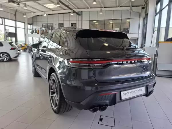 Porsche Macan 2.0 265 NEW MODEL PACK CHRONO PANO CUIR NAVI 1 HAND - Photo 3