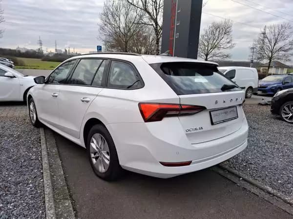 Skoda Octavia 2.0 TDI COMBI AMBITION LED - Photo 2