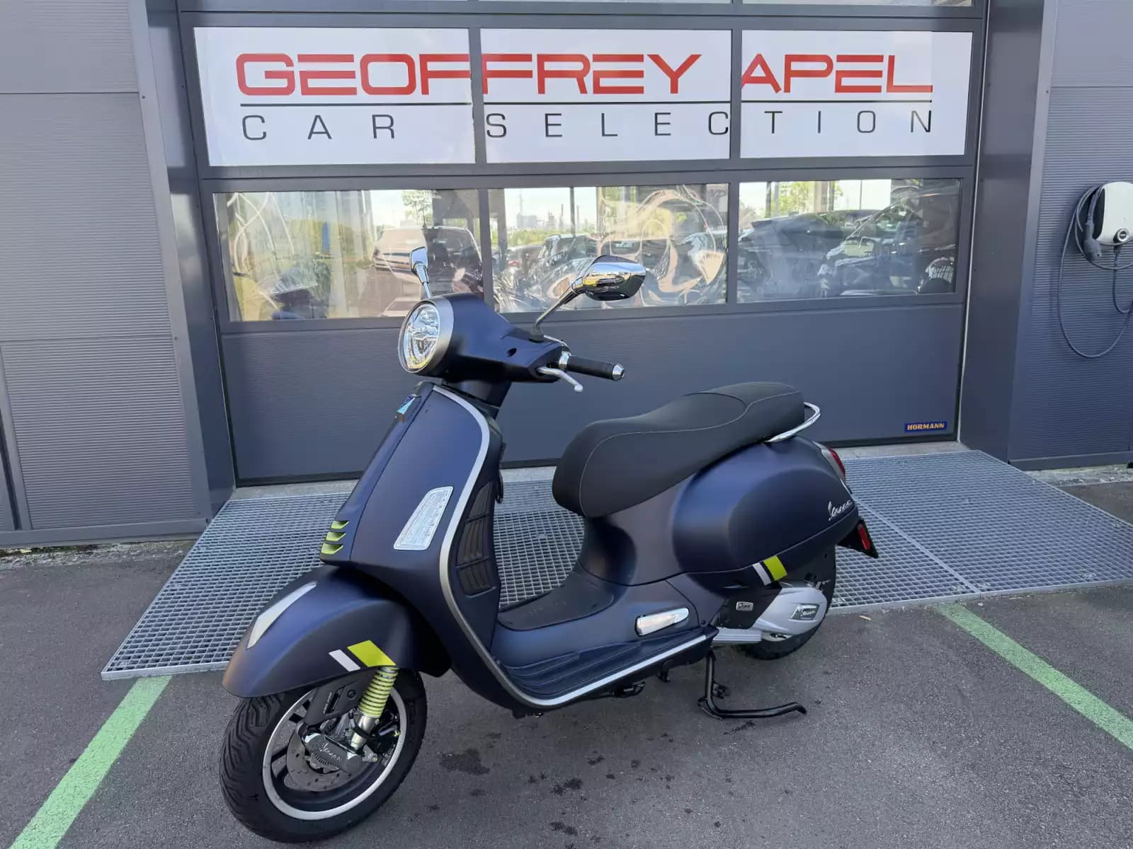 Vespa GTS Super Tech 125 - Photo 1