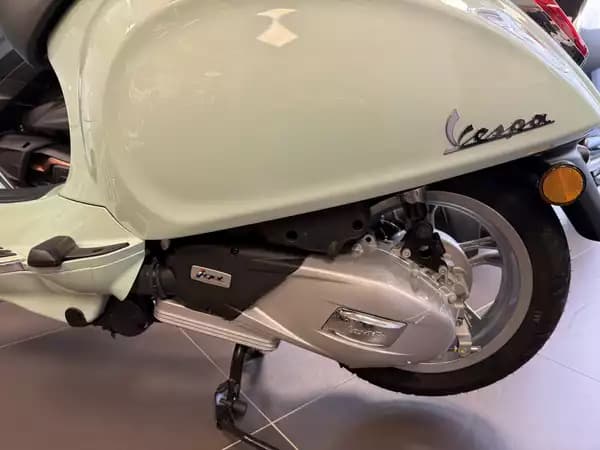 Vespa Primavera 125 - Photo 3