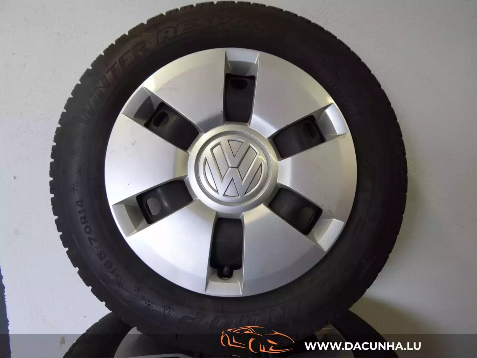 Jantes acier + Pneus hiver 14 165/70 R14 - Photo 1