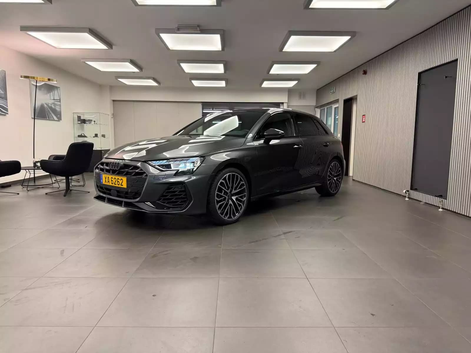 Audi S3 Sportback TFSI 333 CH / 245 kW S tronic quattro - Photo 1