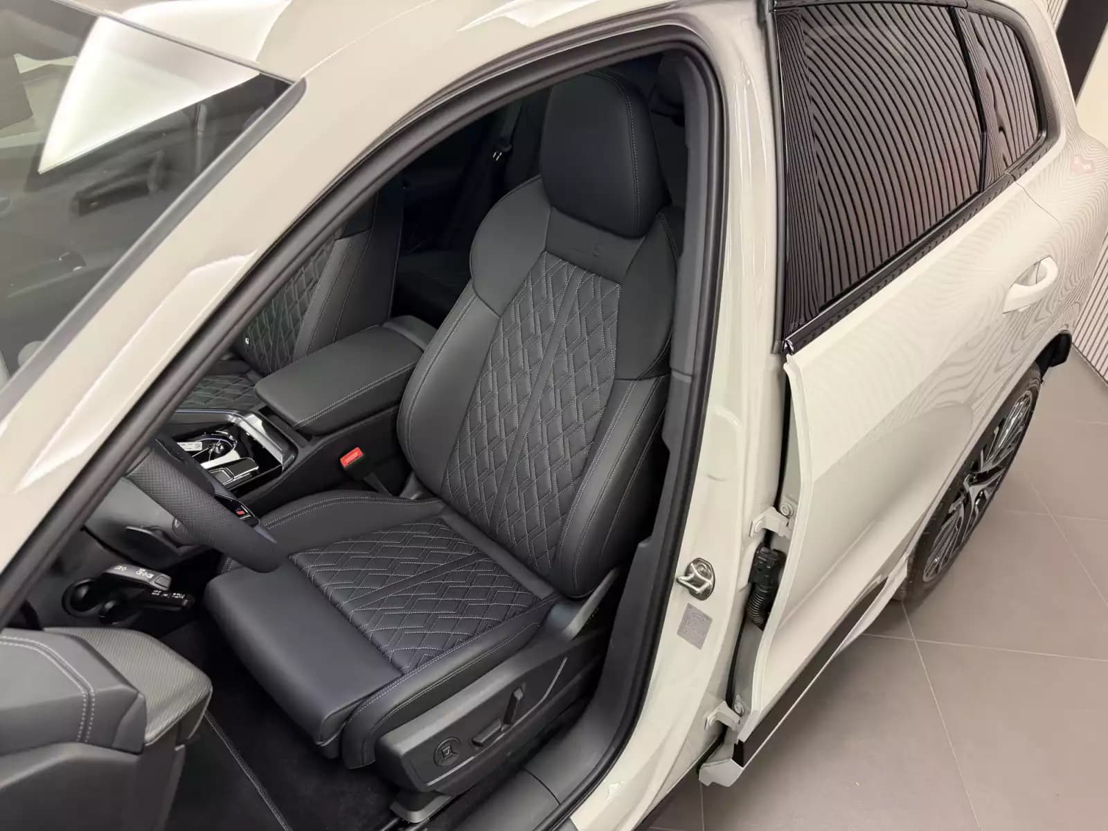 Audi SQ5 SUV 367 CH / 270 kW TFSI quattro S tronic - Photo 1