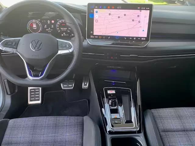 Volkswagen Golf GTE BLACK STYLE 177CV DSG6 - Photo 1