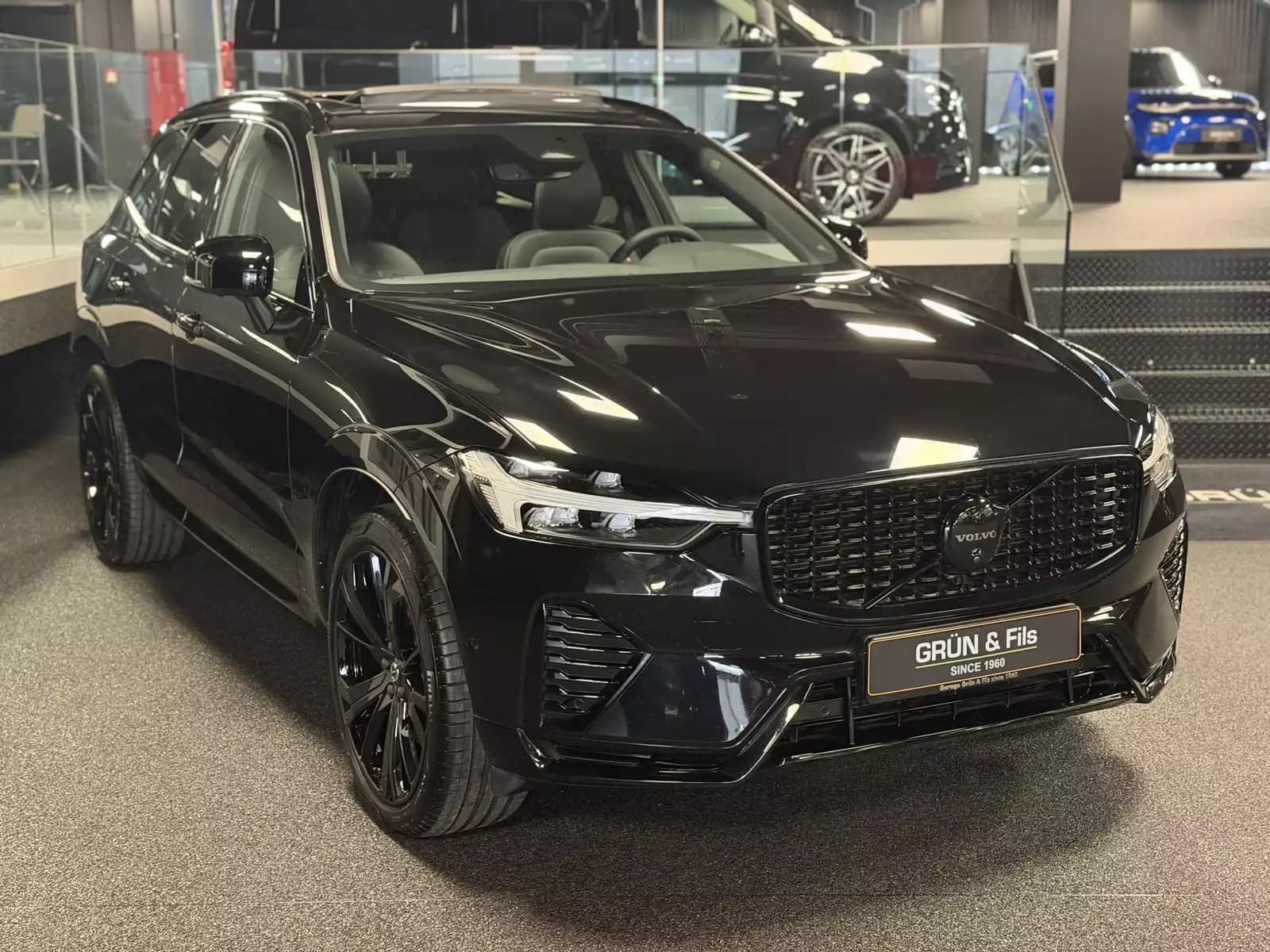 Volvo XC60 B5 AWD BLACK EDITION - Photo 1