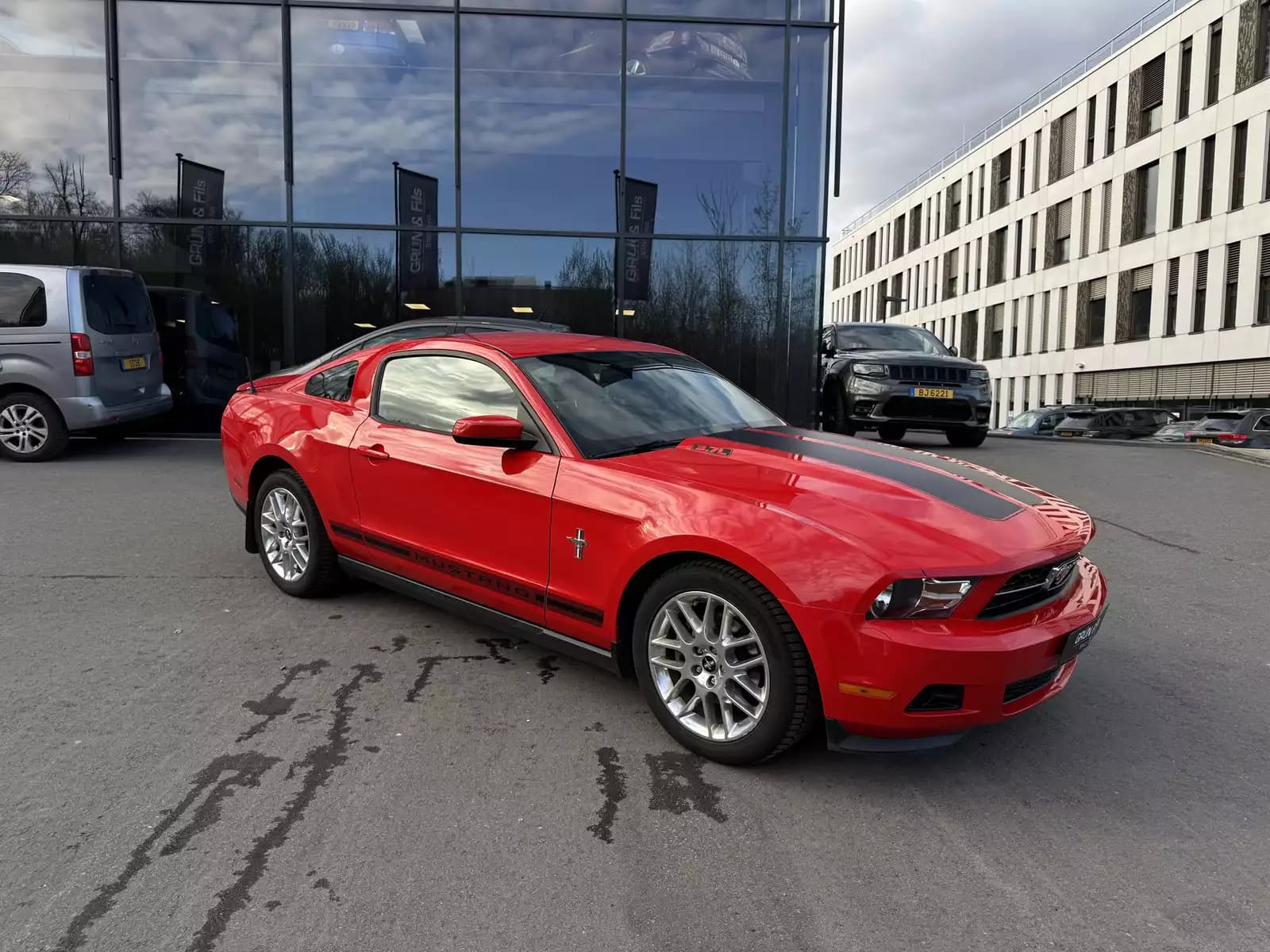 Ford Mustang V6 COUPE - Photo 1