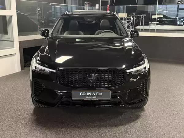 Volvo XC60 B5 AWD BLACK EDITION - Photo 2