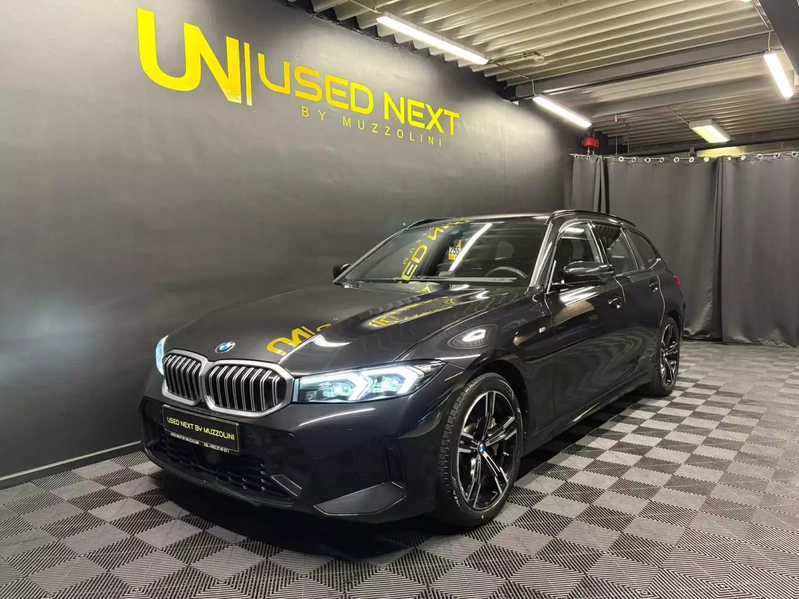 BMW 330 M-Sport Touring xDrive auto - Photo 1