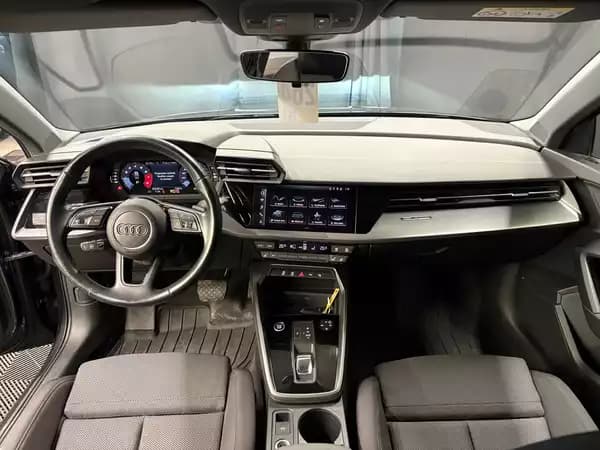 Audi A3 Limousine Advanced 30 TFSI 110cv S-tronic - Photo 2