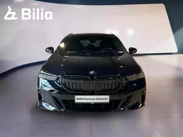 BMW 520 520i Touring M-Sport - Photo 2