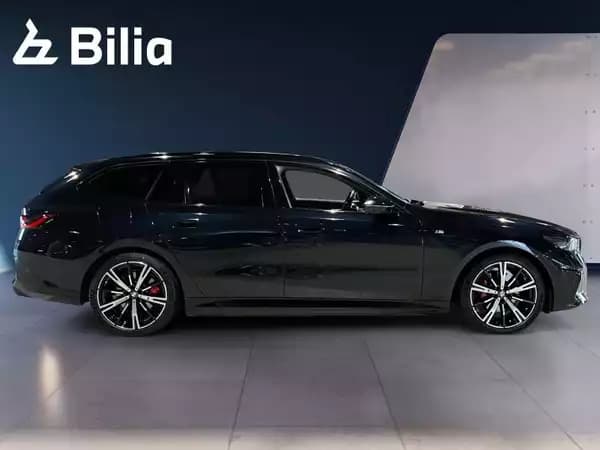 BMW 530 530e xDrive Touring M Sport - Photo 3