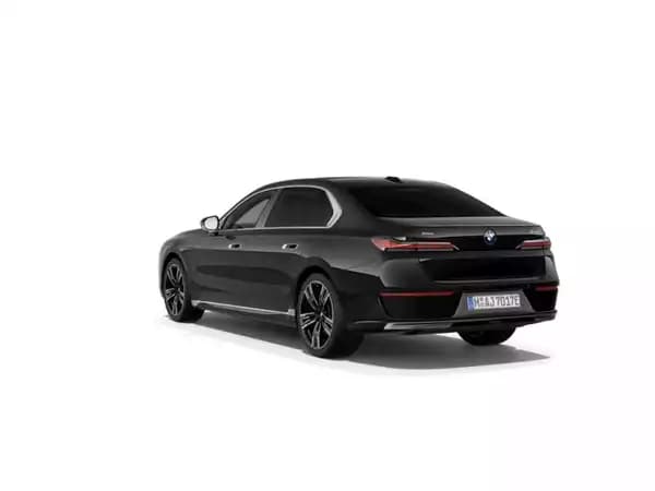 BMW 750 xDrive Sedan - Photo 2