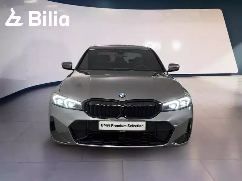 BMW 330 330d xDrive M-sport - Photo 1