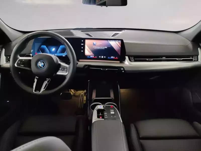 BMW iX2 xDrive 30 - Photo 1