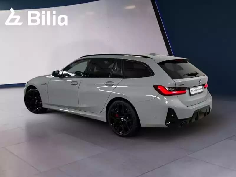 BMW 330 330e xDrive M-sport - Photo 1