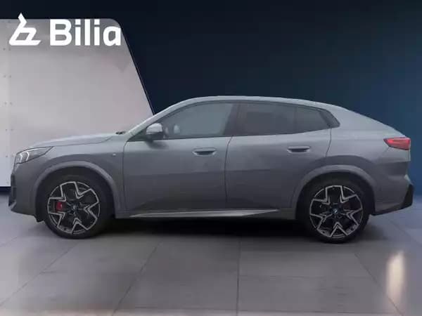 BMW iX2 iX2 xDrive30 - Photo 2