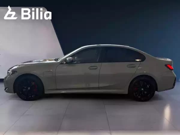 BMW 330 330e xDrive M-sport - Photo 2