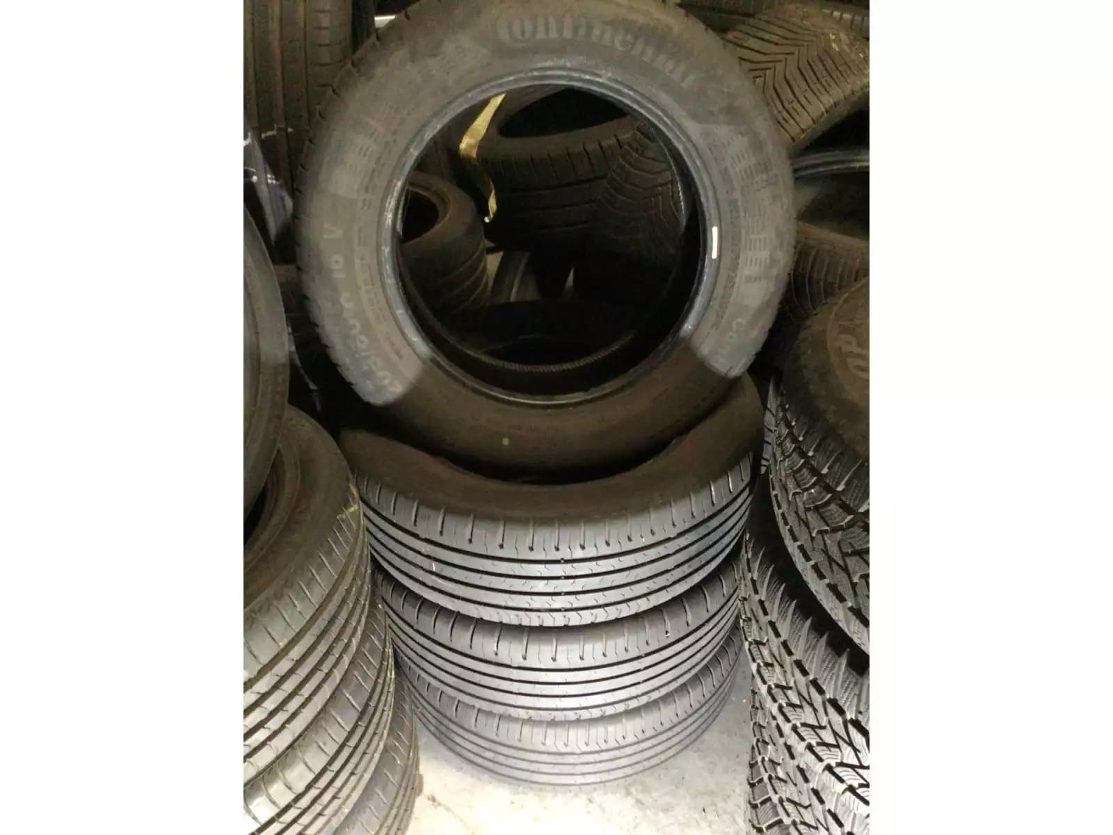 Pneus été 16 205/60 R16 92V - Photo 1
